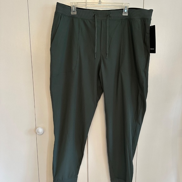 NEW - lululemon Men's ABC Jogger - Picture 3 of 6